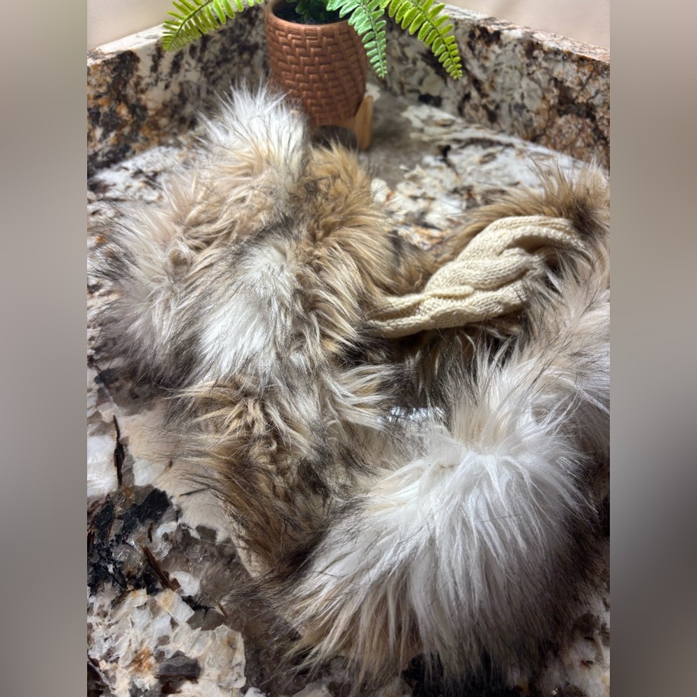 Faux Fur Eternity Scarf - Picture 9 of 9